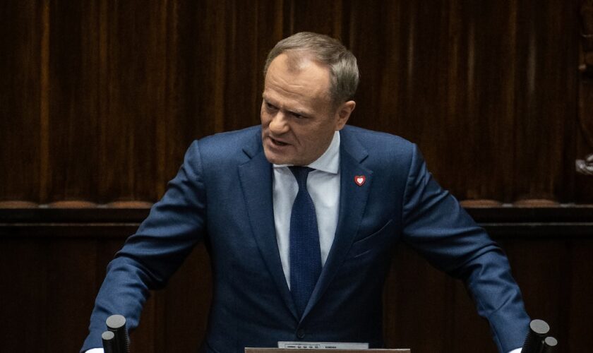 Le nouveau Premier ministre polonais, Donald Tusk, devant le Parlement, à Varsovie, le 11 décembre 2023