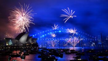 In Sydney gab es schon drei Stunden vor Mitternacht einen kleinen Vorgeschmack. Foto: Bianca De Marchi/AAP/dpa