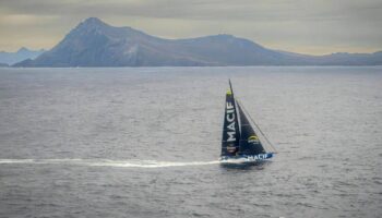 Vendée Globe : un réveillon entre plats lyophilisés, première douche et appel à la famille