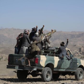 Les rebelles houthis au Yémen revendiquent deux attaques de missiles contre Israël