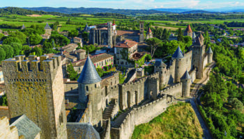 À Carcassonne, le grand tour des remparts