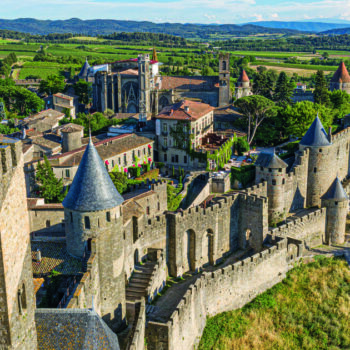 À Carcassonne, le grand tour des remparts