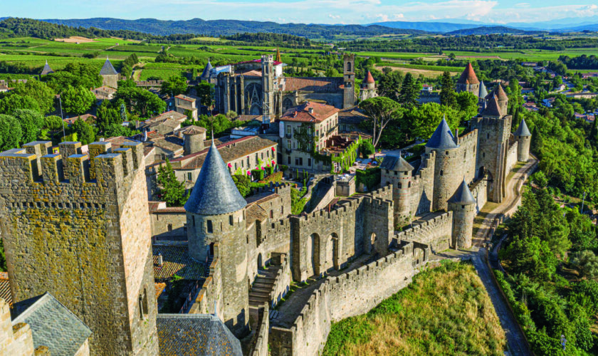 À Carcassonne, le grand tour des remparts