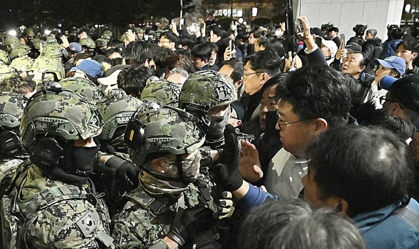 Acusan al ex presidente surcoreano Yoon Suk-yeol de autorizar al Ejército a abrir fuego en el Parlamento para imponer la ley marcial