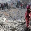 Al menos 53 personas atrapadas bajo los escombros de un edificio tras un ataque israelí en Ciudad de Gaza