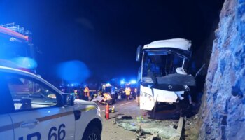 Al menos dos muertos y 6 heridos graves en el accidente de un autocar procedente de L'Hospitalet (Barcelona) en los Pirineos franceses