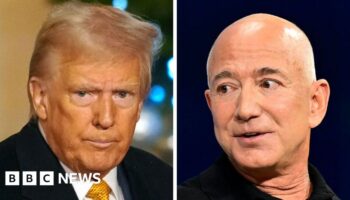 Amazon founder Jeff Bezos dines with Donald Trump at Mar-a-Lago