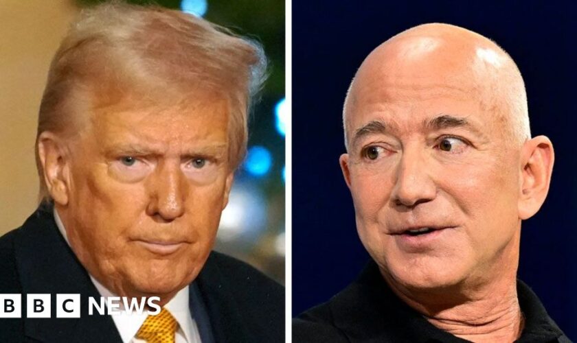 Amazon founder Jeff Bezos dines with Donald Trump at Mar-a-Lago