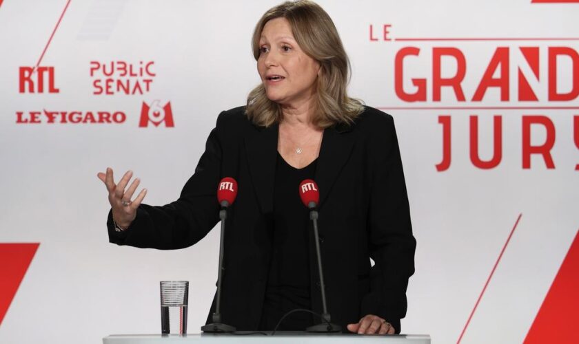 Après la censure, Yaël Braun-Pivet plaide pour un « pacte législatif » allant des socialistes à la droite