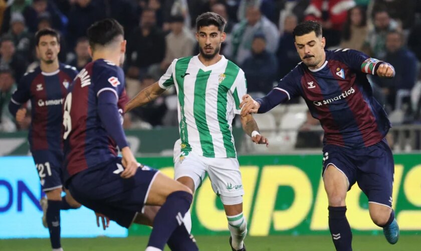 Aprobados y suspensos del Córdoba CF en el partido ante el Eibar