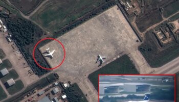 Así salió Asad de Siria: un avión sin identificar, con las comunicaciones apagadas y un vuelo militar ruso