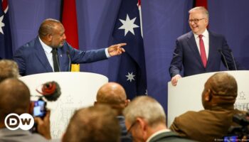 Australia and Papua New Guinea strike deals to counter China