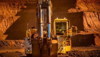 Aux manettes de sa pelleteuse de 600 tonnes, la vie de pionnière de Pagen, dans le Far West minier de l’Australie