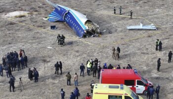 Azerbaiyán señala a Rusia por el derribo de su avión y exige disculpas