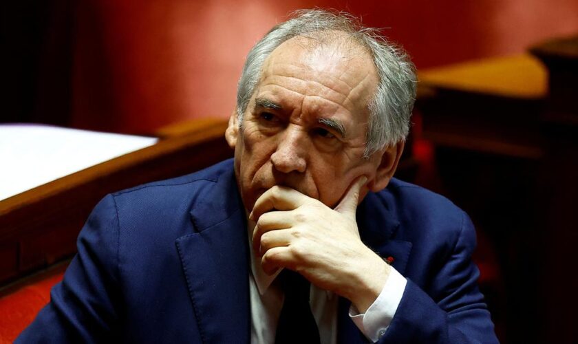 Bayrou commence son mandat avec une popularité historiquement basse