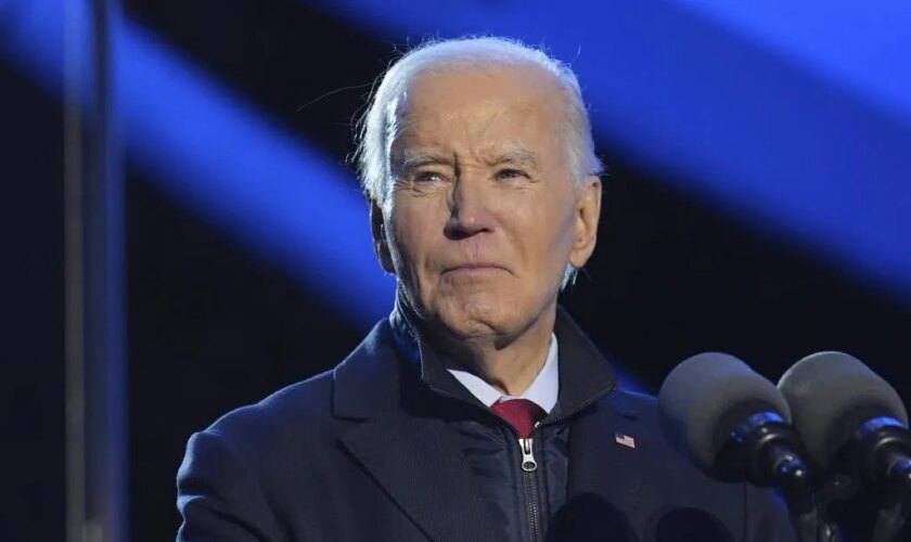 Biden medita un perdón masivo preventivo a funcionarios y altos cargos para evitar represalias de Trump