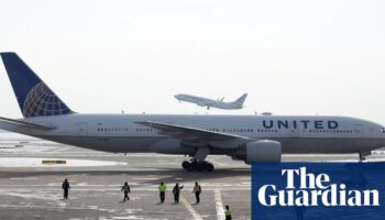 Body discovered in wheel well of United Airlines plane in Hawaii