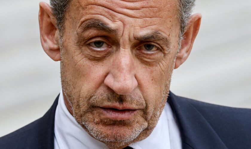 « Bonne nouvelle » ou « total soutien » : la classe politique réagit à la condamnation définitive de Nicolas Sarkozy