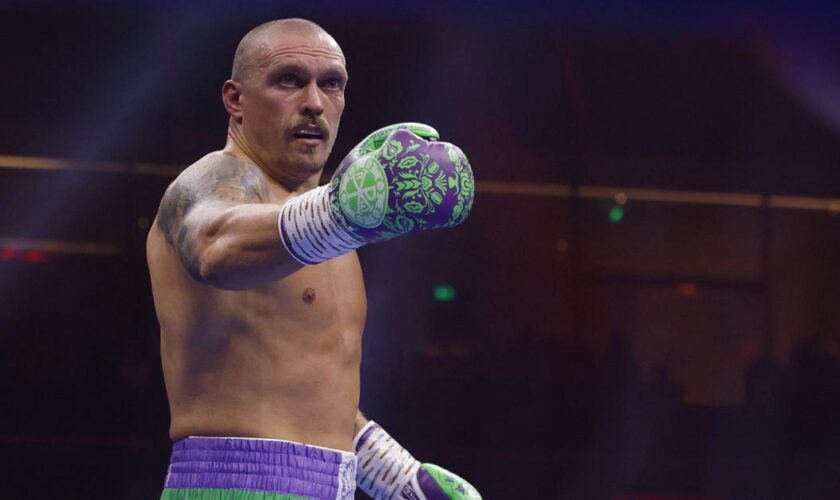 Boxe : imprenable, Usyk maîtrise encore Fury et conserve ses ceintures mondiales des lourds