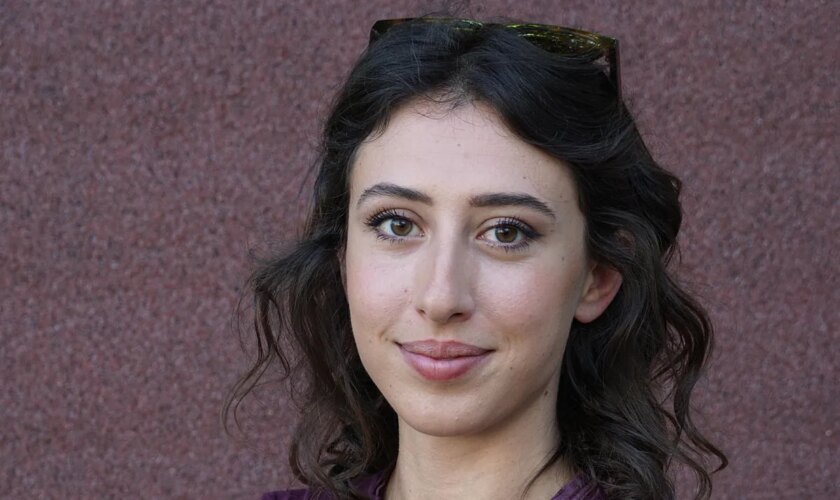 Cecilia Sala, la periodista encarcelada sin cargos en Teherán que enfrenta a Italia e Irán