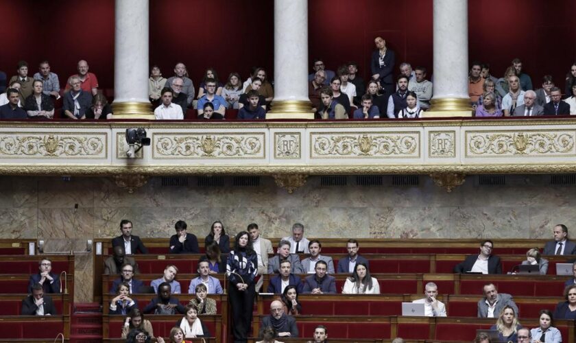 «C’est à Emmanuel Macron de parler» : la gauche divisée sur la stratégie à mener pour l’après-Barnier