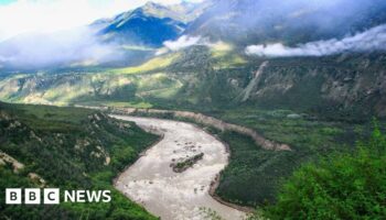 China to build world's largest hydropower dam in Tibet