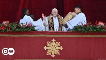 Christmas updates: Pope appeals for peace in world conflicts