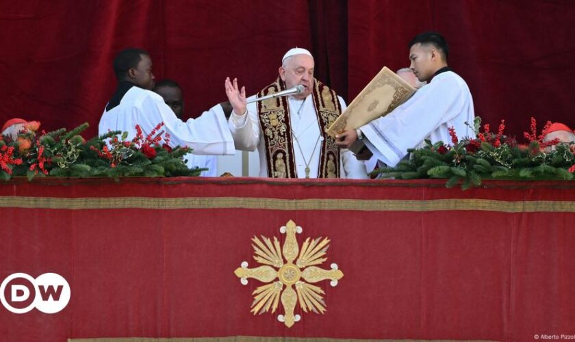 Christmas updates: Pope appeals for peace in world conflicts