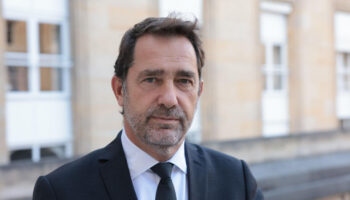 Christophe Castaner embauché par Shein : le secteur du prêt-à-porter français dénonce un « partenariat honteux »