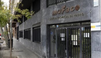 Compañías y sindicatos ponen en cuarentena la legalidad de la prórroga de Muface: quince días de laguna que impedirán la transición "tranquila" que busca Sanidad