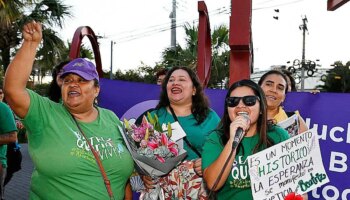 Condenan a El Salvador por "violencia obstétrica" al no permitir abortar a una joven cuyo feto no podía sobrevivir