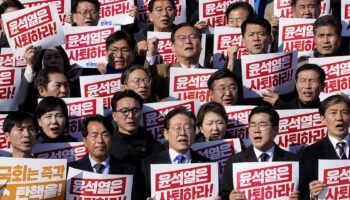 Corea del Sur se dirige hacia un 'impeachment' para destituir al presidente después de su fallido 'golpe de Estado'