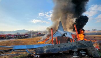 Crash aérien en Corée du Sud : les images de l’accident qui a fait au moins 127 morts