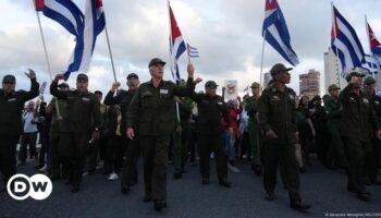 Cuba: Thousands protest against US trade sanctions