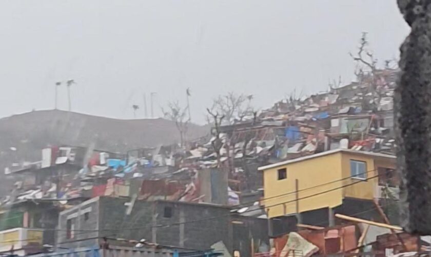 Cyclone Chido : «Certainement plusieurs centaines de morts voire quelques milliers» à Mayotte, annonce le préfet