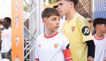 Daniel Begines, el infantil palaciego del Sevilla cuyo ídolo es su vecino Jesús Navas