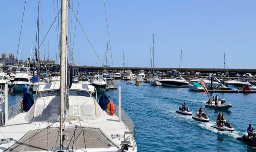 Detenido por agredir a su pareja e intentar matar al capitán de una excursión en barco en Tenerife