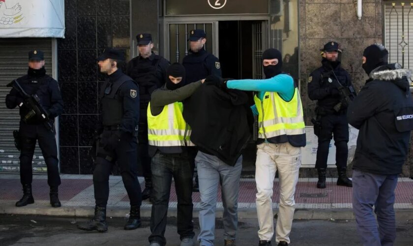 Detenidos en Elche cuatro menores acusados de preparar un atentado yihadista