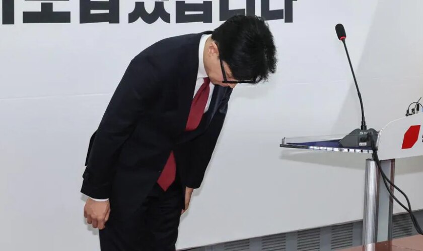 Dimite el líder del partido gobernante de Corea del Sur tras apoyar el 'impeachment' a su presidente