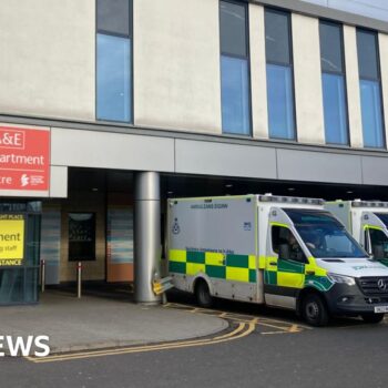 Doctors call for major incident as hospital ‘unsafe’