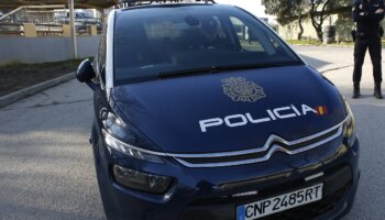 Dos falsos policías secuestran a una joven en Carabanchel, piden a su novio un rescate de joyas y dinero por ella y la liberan una hora después en Fuenlabrada