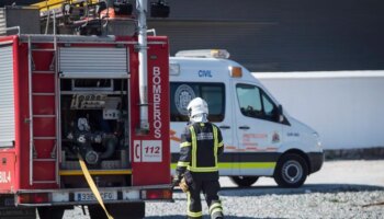 Dos heridos en el incendio de un apartamento turístico en Granada capital