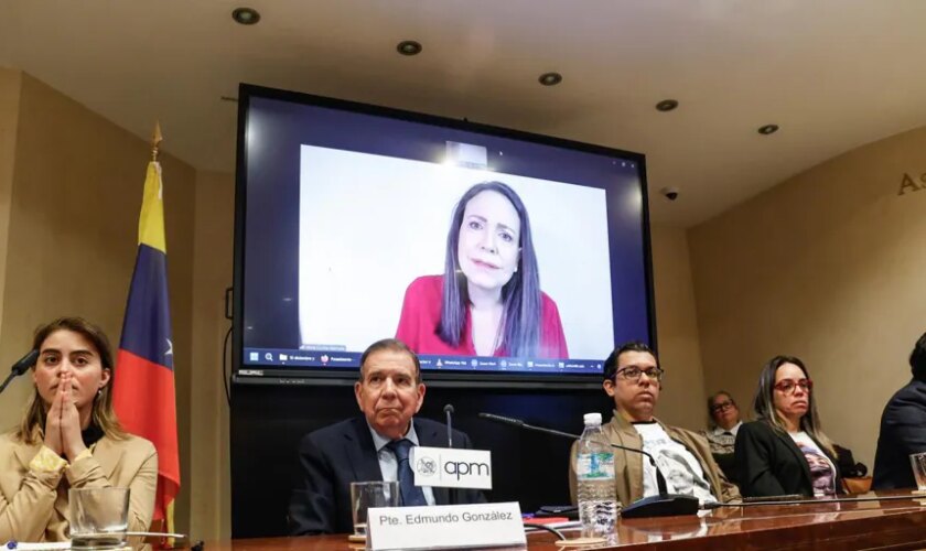 Edmundo González y María Corina Machado exhiben su fortaleza a un mes de la investidura en Venezuela