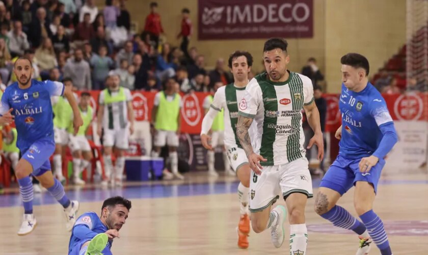 El Córdoba Patrimonio se deja dos puntos en el último minuto ante Valdepeñas (3-3)