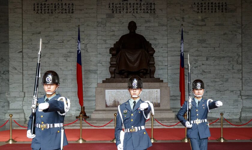 El año en el que Taiwan quiso (sin éxito) romper con el legado de su dictador