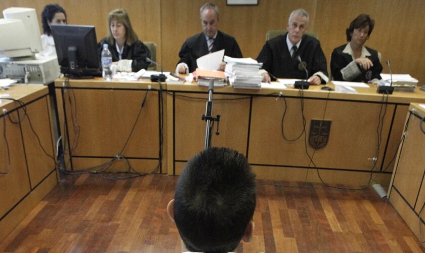 El condenado a dos años de cárcel por contagiar VIH a su pareja y cómo no contarlo no es delito