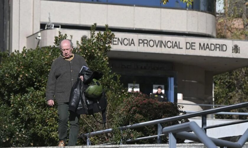 El juez condena a Rato a casi cinco años de cárcel por fraude de 7,4 millones a Hacienda y blanqueo