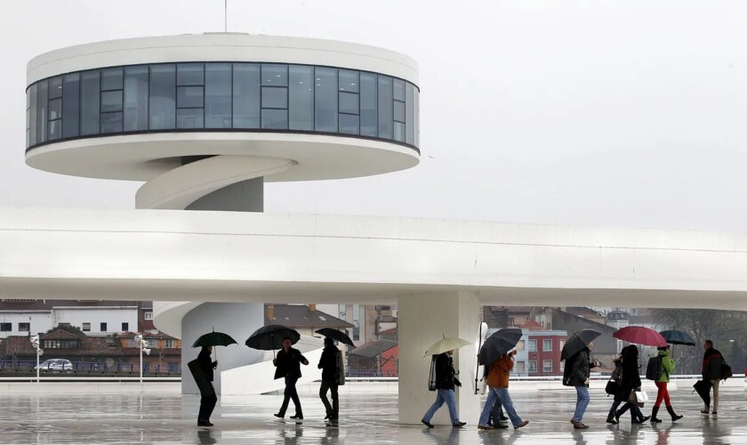 El paso de un frente atlántico traerá lluvias este domingo a Galicia y Asturias y en el resto del país habrá temperaturas más cálidas de lo habitual