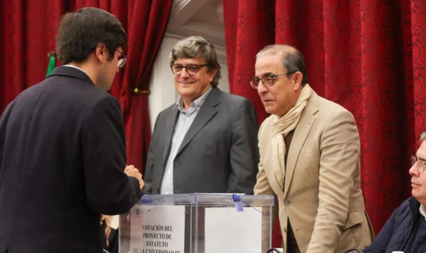 El rector de la Universidad de Sevilla prorroga el presupuesto, mantiene el claustro y no aclara cuándo habrá elecciones