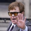 Elton John asegura que ha perdido la vista casi por completo: "Me resulta difícil ver un musical, pero me encanta oírlo"